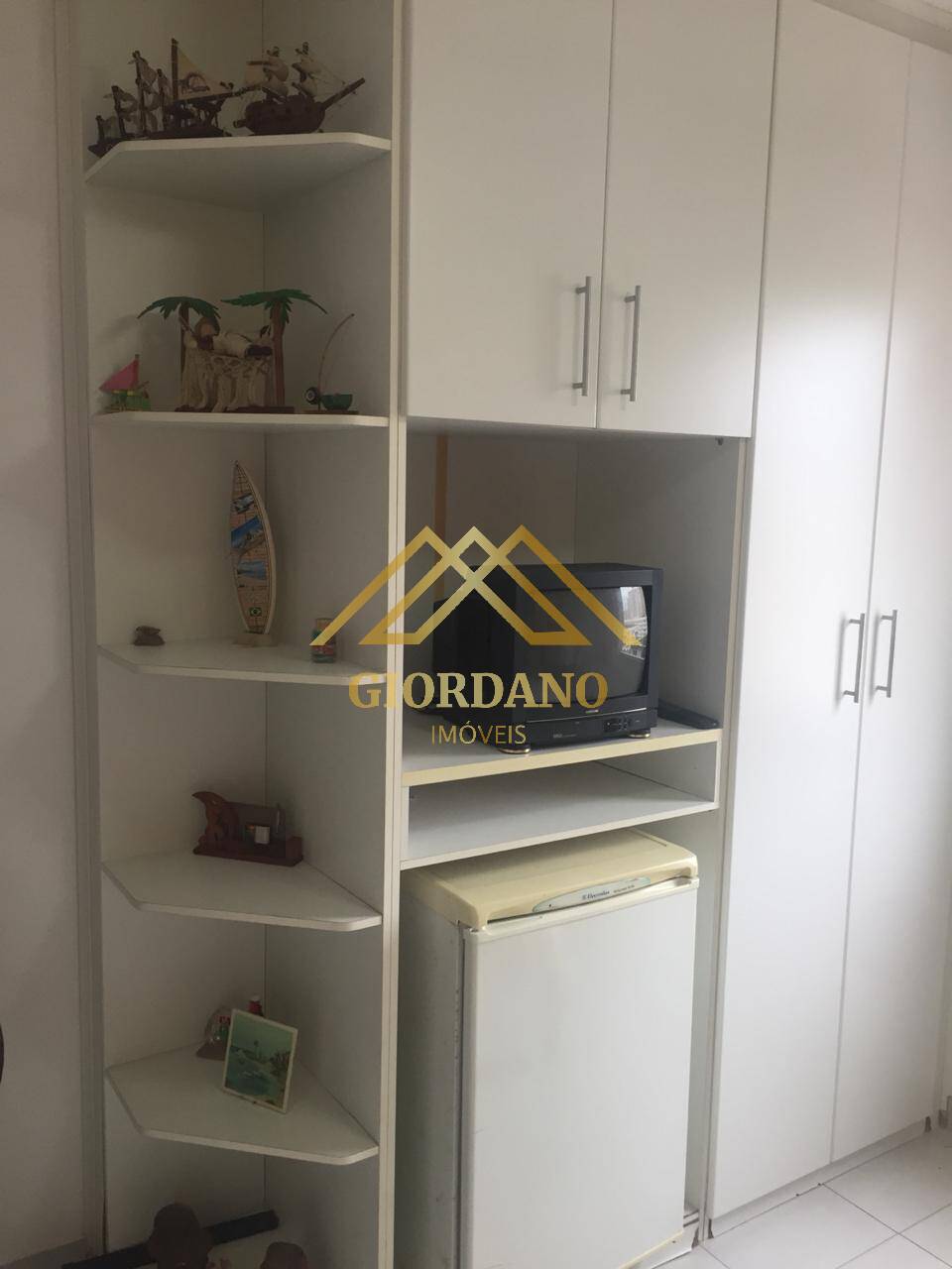 Apartamento à venda com 2 quartos, 70m² - Foto 32