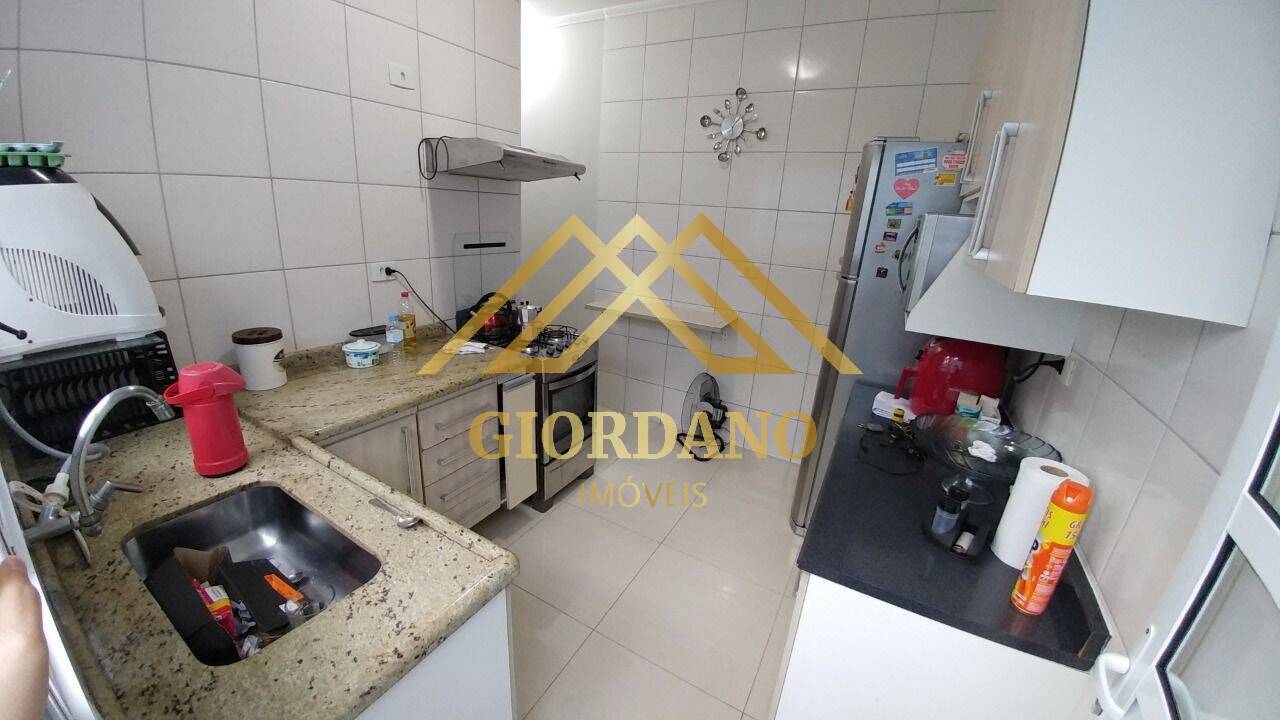 Casa à venda com 4 quartos, 70m² - Foto 12