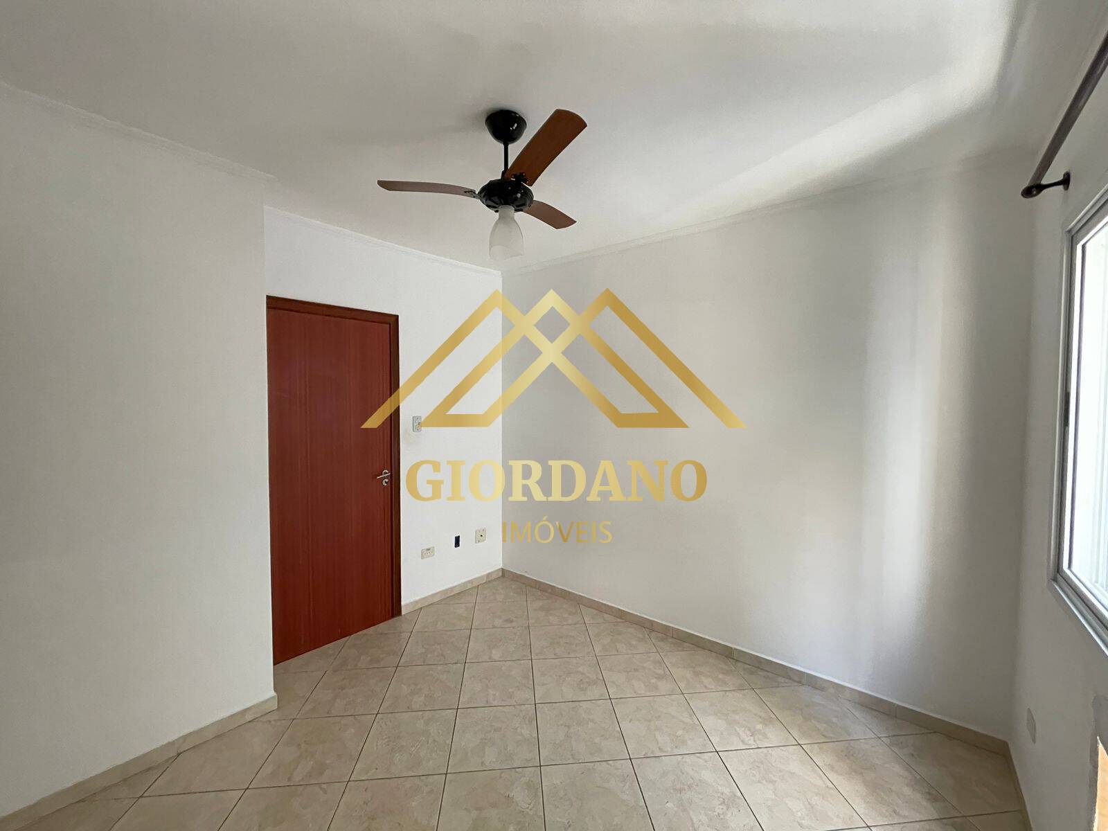 Apartamento à venda com 2 quartos, 75m² - Foto 11