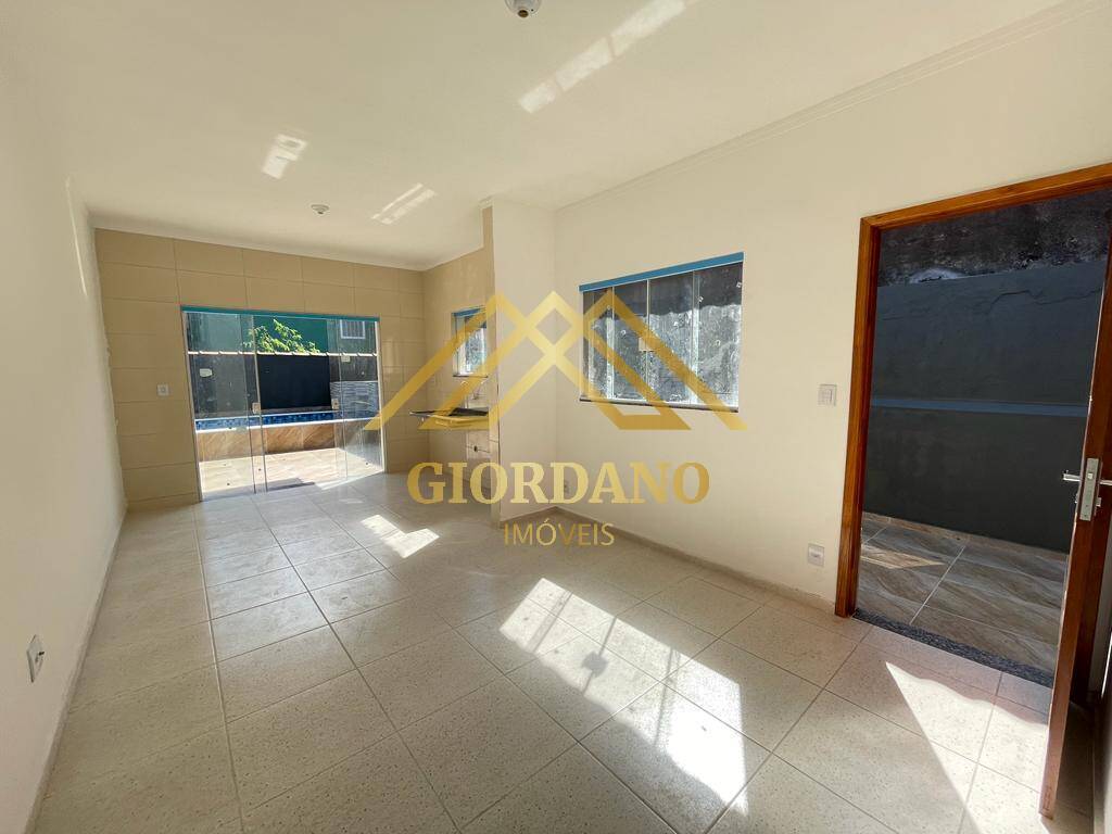 Casa à venda com 2 quartos, 60m² - Foto 14